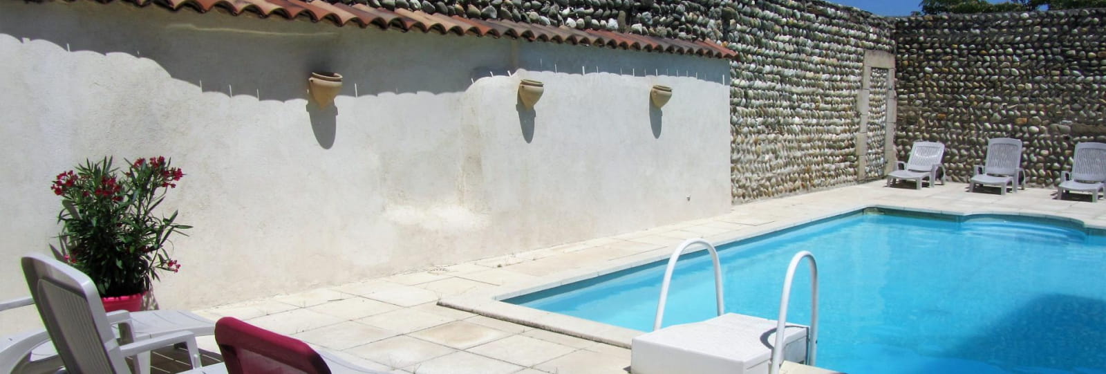 Gîte La Provence, 140 m², avec piscine . 