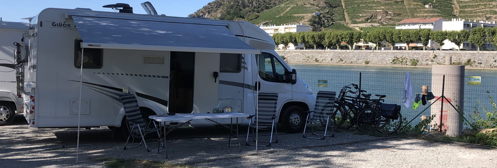 Aire de camping-car - Camping Le Rhône