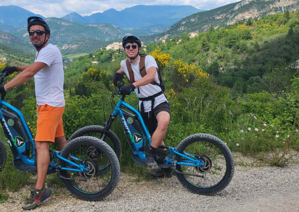 Votre été en Drôme-Ardèche. Depuis Génissieux, des balades bucoliques en  trottinette électrique