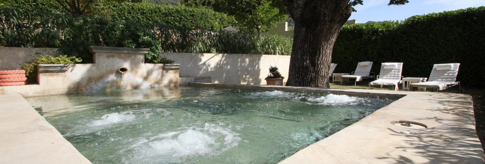 Le bassin fontaine et ses bulles relaxantes