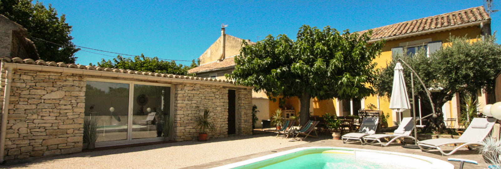 Village house for seasonal rental with private pool in Suze la Rousse, enclosed garden, close to shops